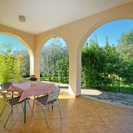 Family Friendly With A Swimming Pool Valica, - 21926 Apartment Umag