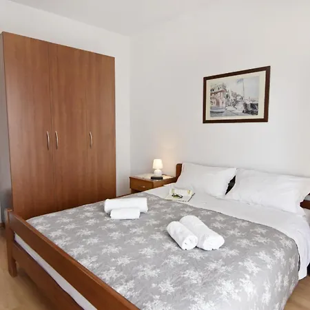 Apartment Family Friendly With A Swimming Pool Valica, - 21926 Umag